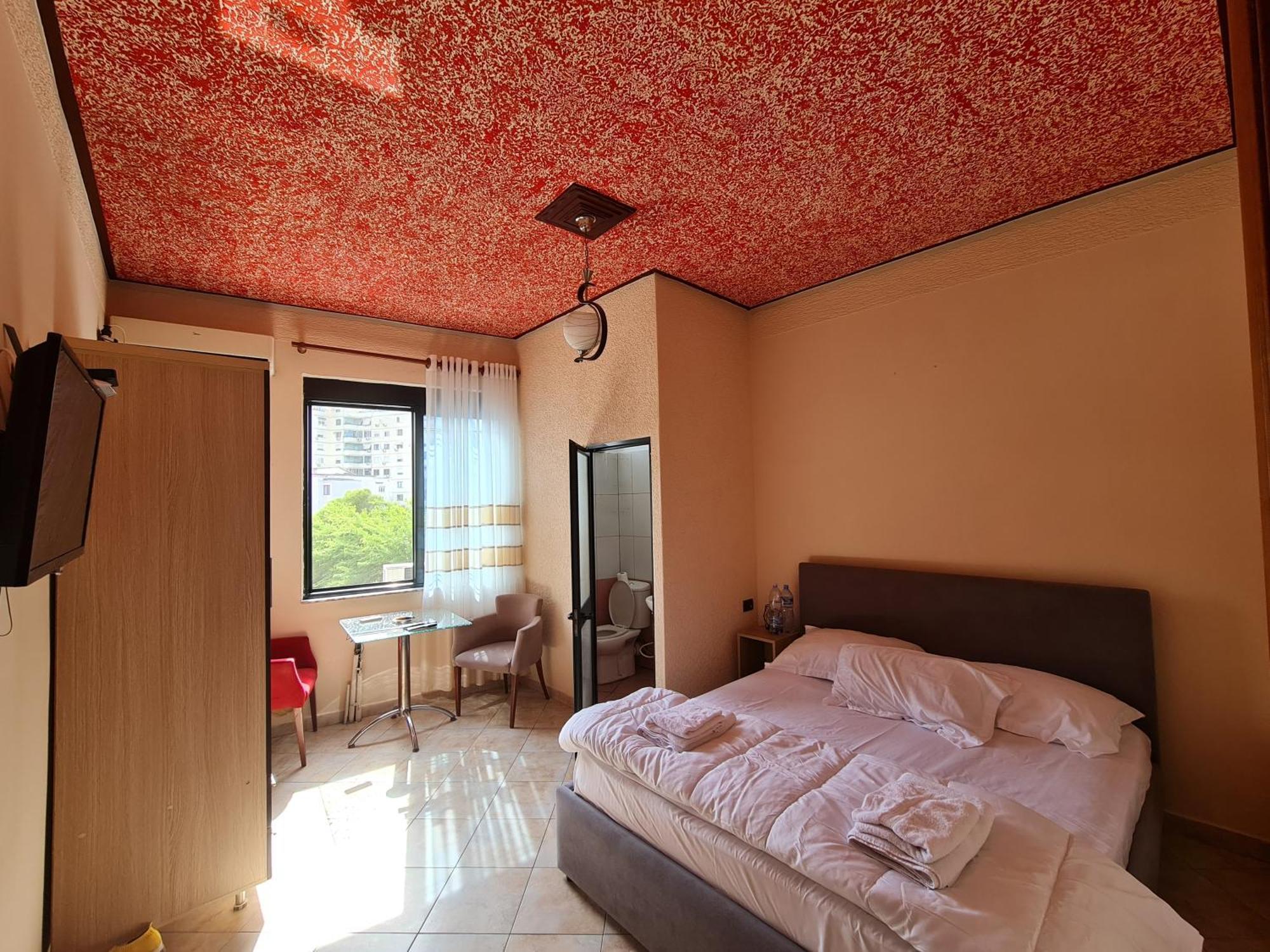 Hotel La Villa Tirana Exterior photo